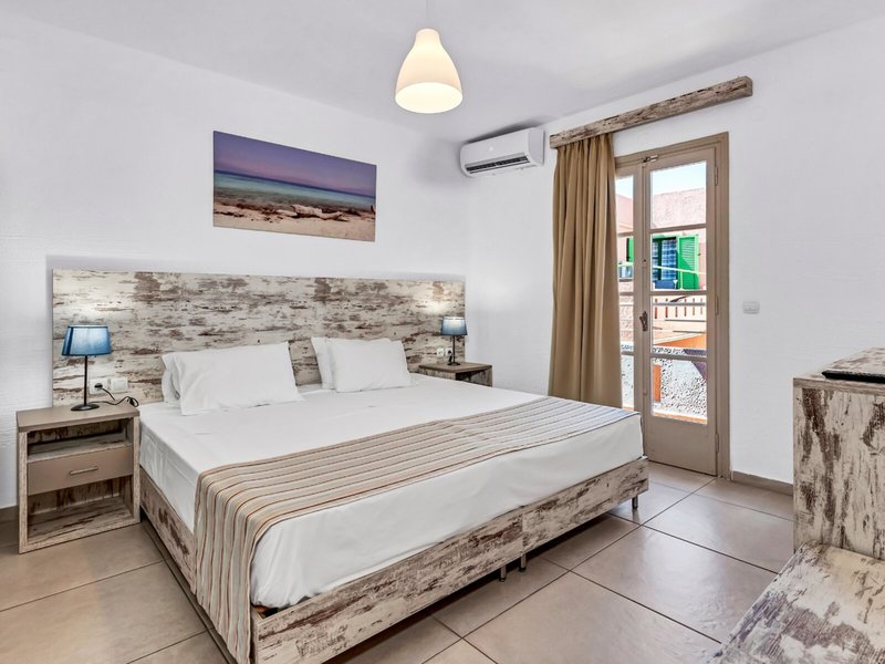 Erato Hotel 41