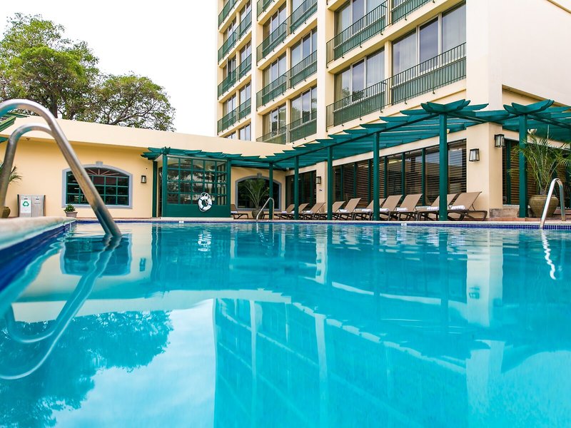 The Courtleigh Hotel & Suites 5