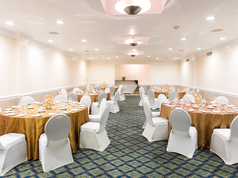 The Courtleigh Hotel & Suites 27
