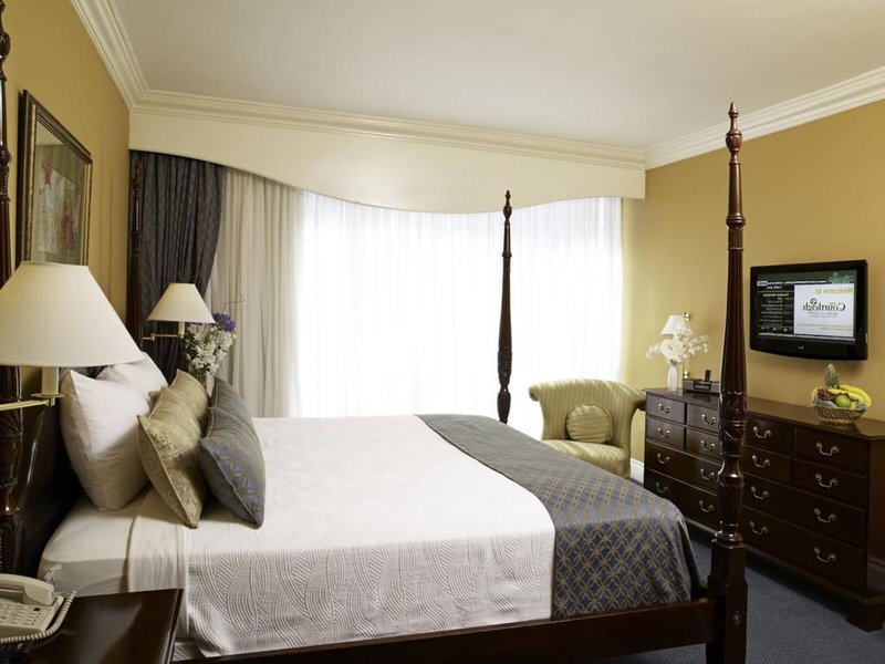 The Courtleigh Hotel & Suites 44