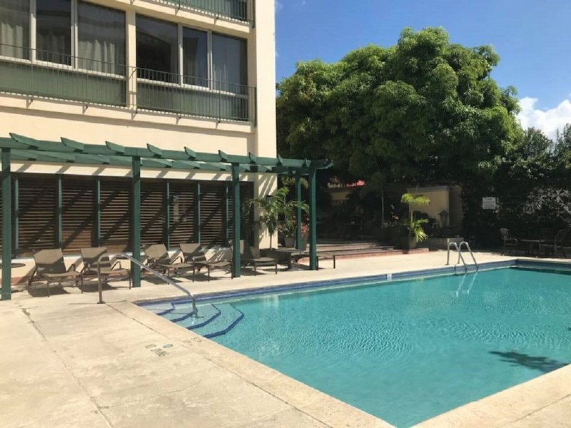 The Courtleigh Hotel & Suites 9