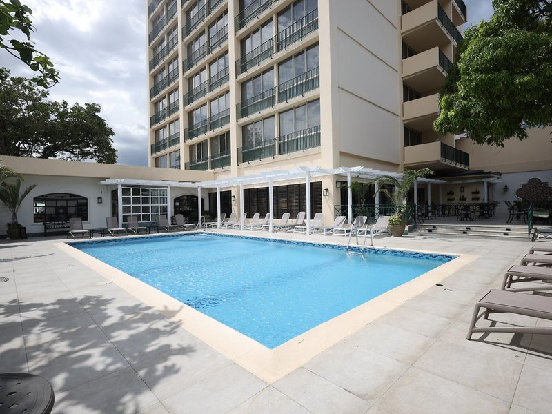 The Courtleigh Hotel & Suites 12