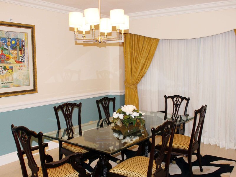 The Courtleigh Hotel & Suites 27