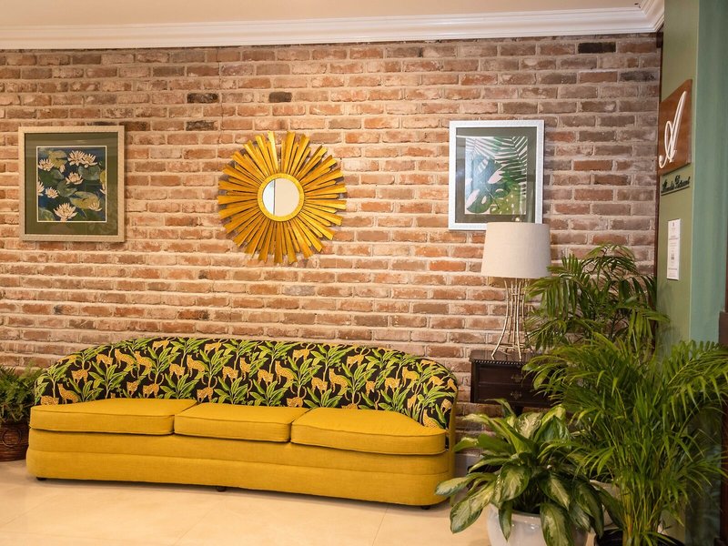 The Courtleigh Hotel & Suites 38