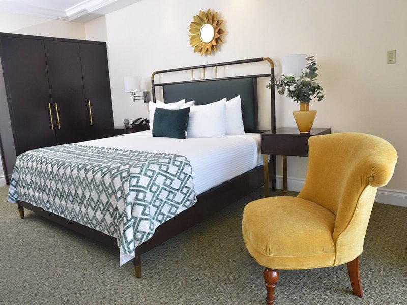The Courtleigh Hotel & Suites 42