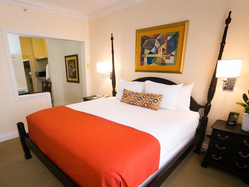 The Courtleigh Hotel & Suites 43
