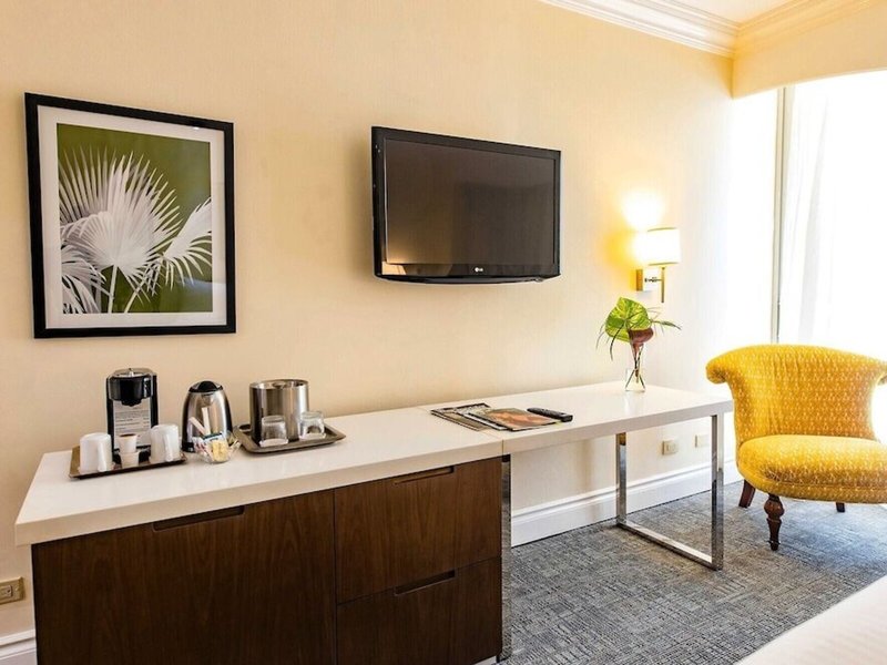 The Courtleigh Hotel & Suites 47