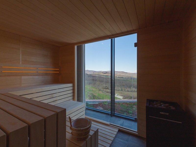 Roxanich Wine & Heritage 39 - Health & Beauty