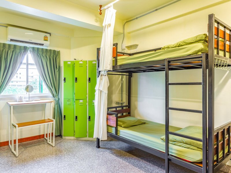 OYO 928 Leaf Hostel 43