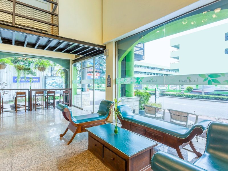 OYO 928 Leaf Hostel 5