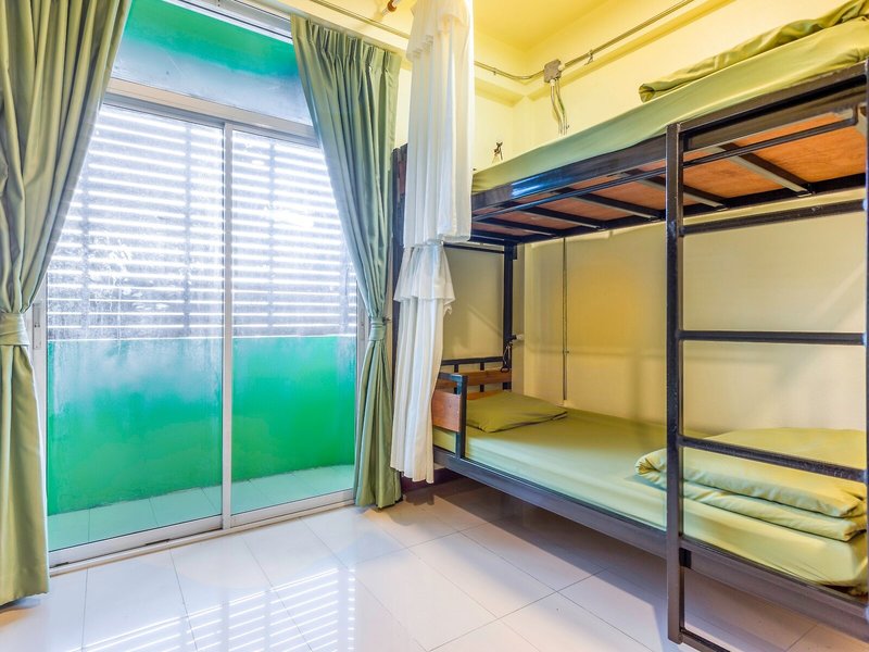 OYO 928 Leaf Hostel 16