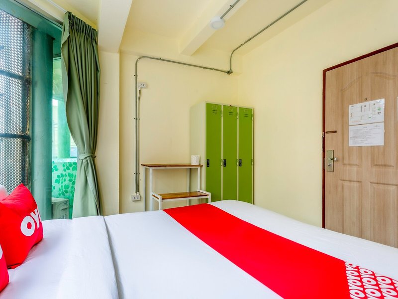 OYO 928 Leaf Hostel 18