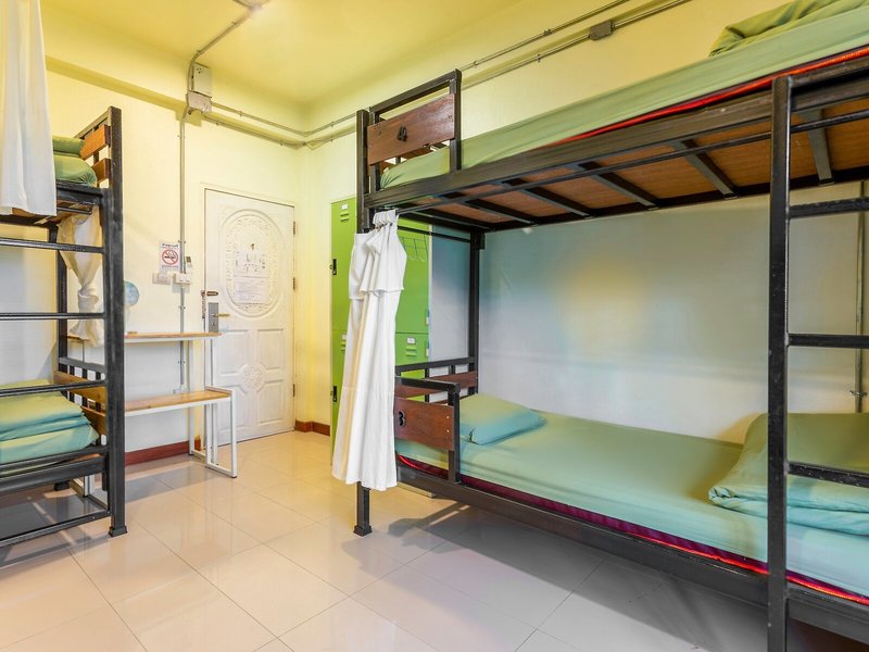 OYO 928 Leaf Hostel 21