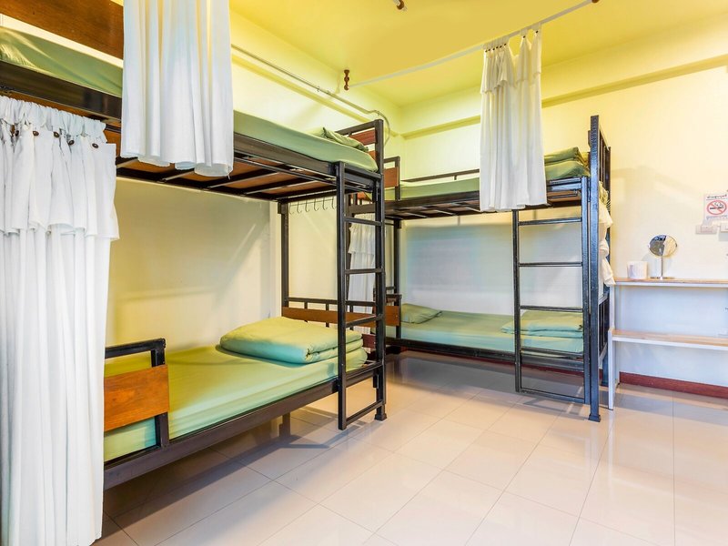 OYO 928 Leaf Hostel 30