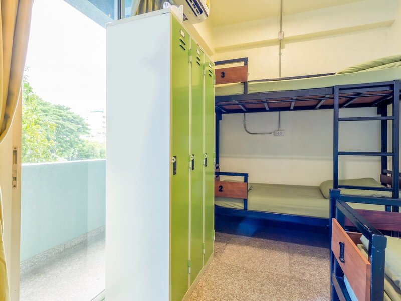 OYO 928 Leaf Hostel 31