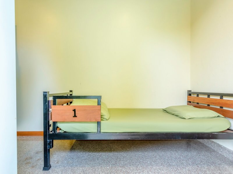 OYO 928 Leaf Hostel 32