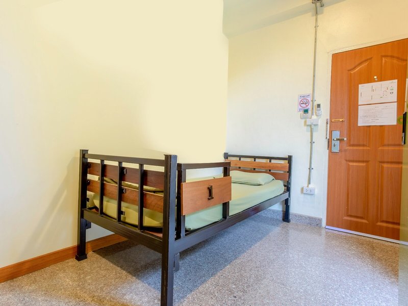 OYO 928 Leaf Hostel 33