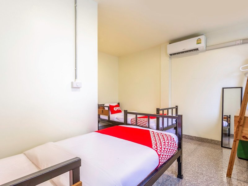 OYO 928 Leaf Hostel 34