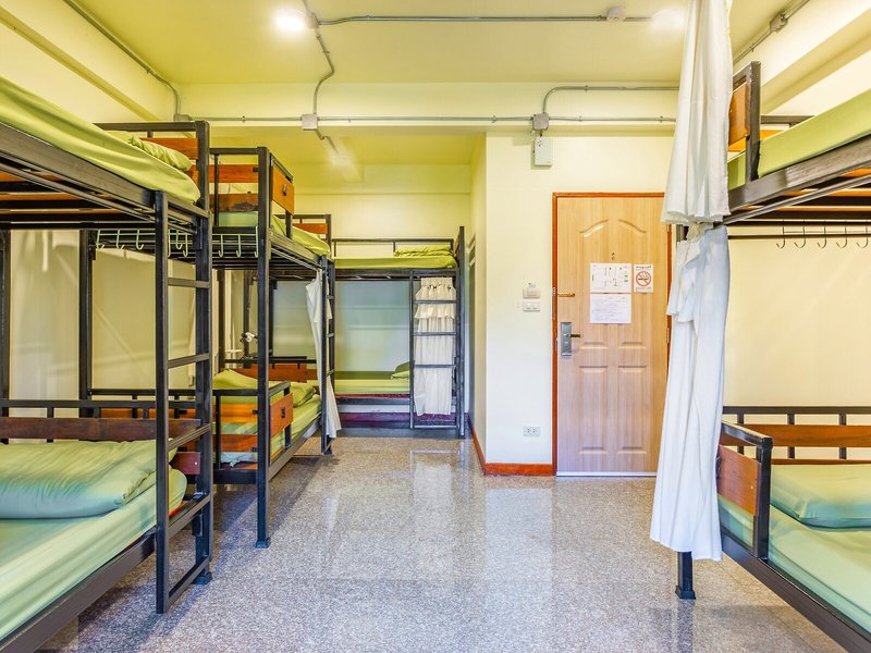 OYO 928 Leaf Hostel 39