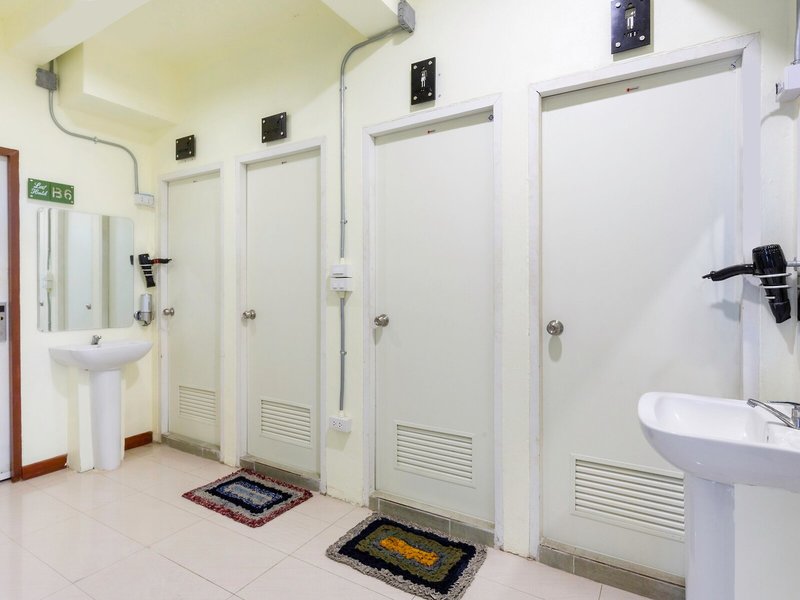 OYO 928 Leaf Hostel 42