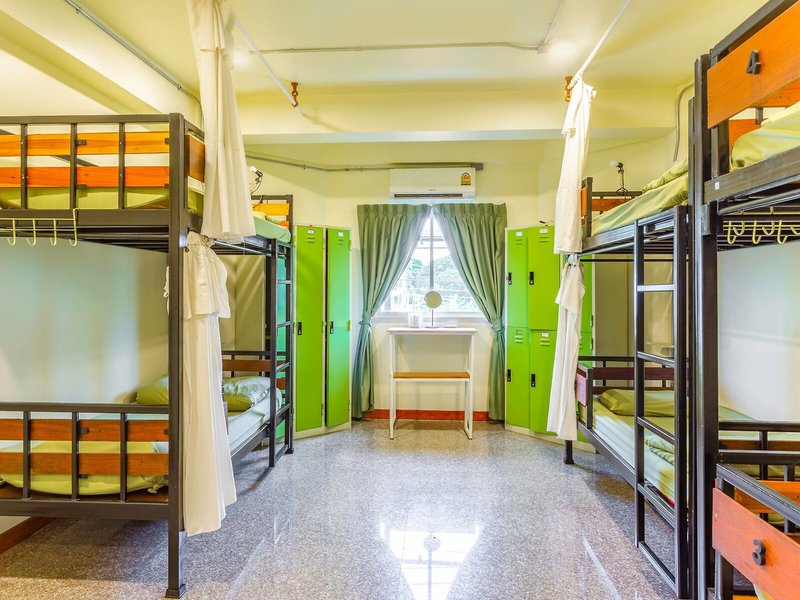 OYO 928 Leaf Hostel 44