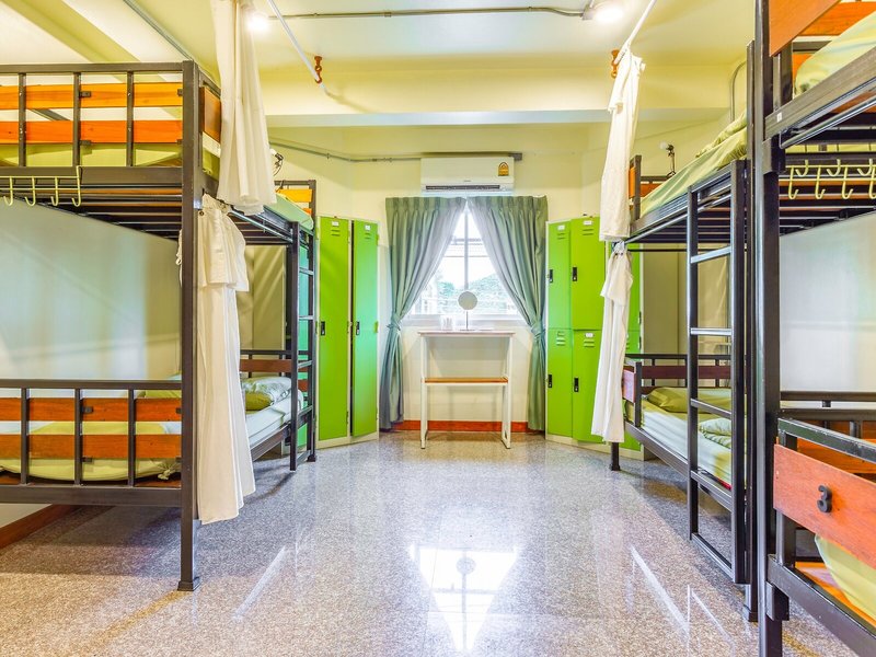 OYO 928 Leaf Hostel 45