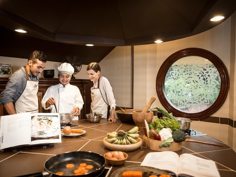 Angkor Village Hotel  33