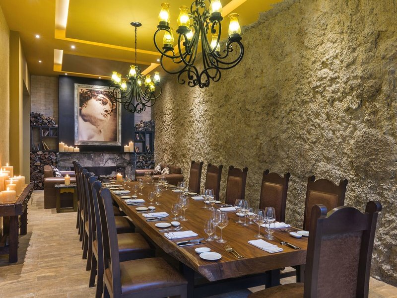 El Dorado Seaside Suites 10