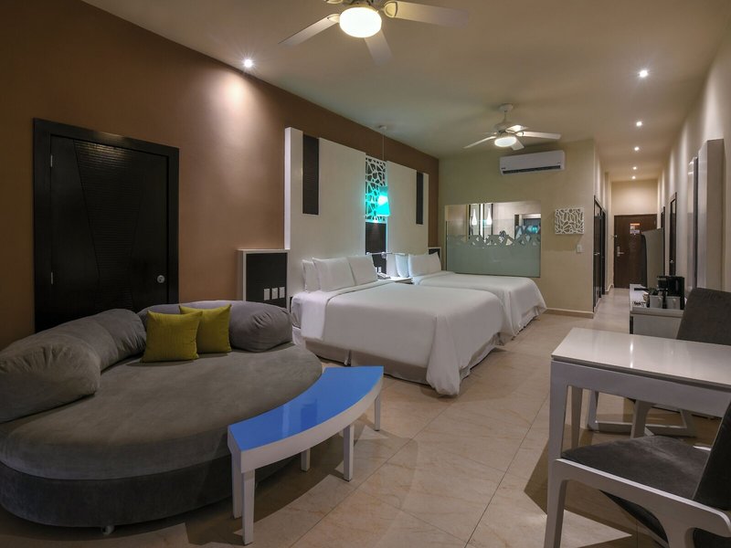 El Dorado Seaside Suites 14
