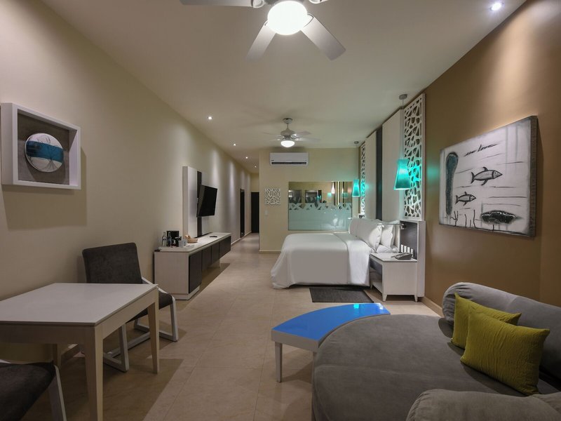 El Dorado Seaside Suites 15