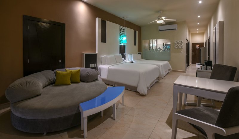 El Dorado Seaside Suites 10