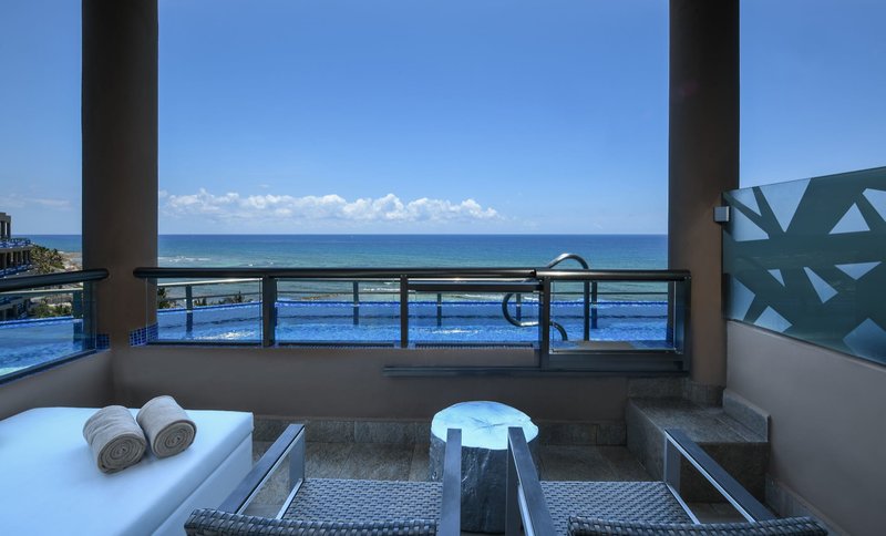 El Dorado Seaside Suites 14