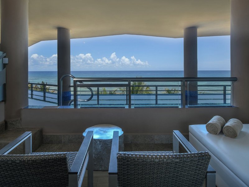 El Dorado Seaside Suites