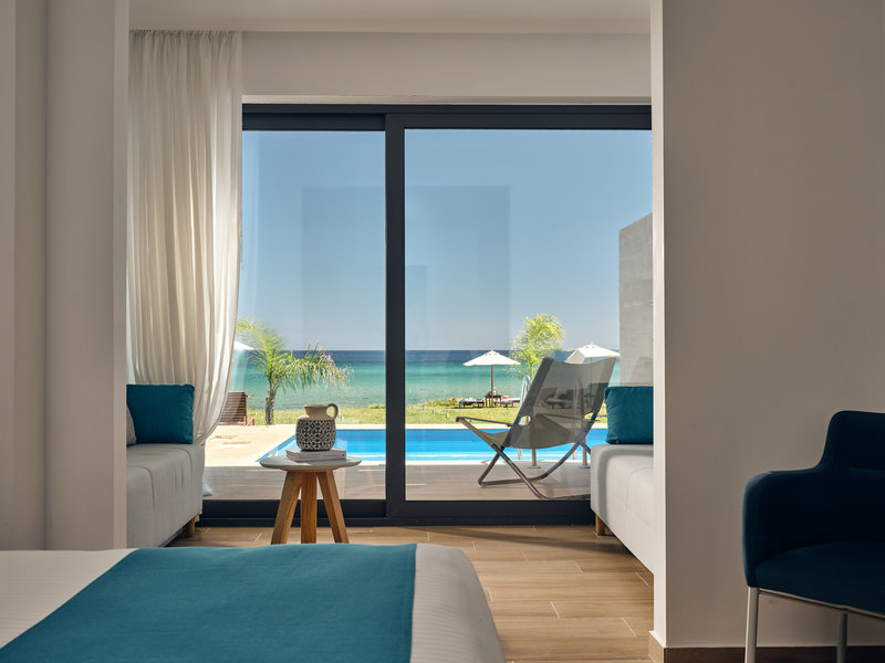Cavo Orient Beach Hotel 8