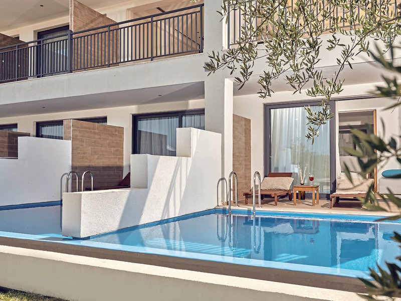 Cavo Orient Beach Hotel & Suites 12