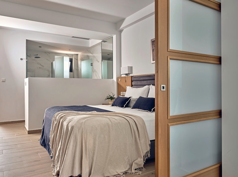 Cavo Orient Beach Hotel & Suites 21