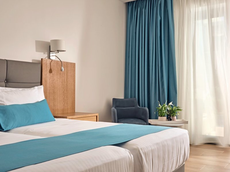 Cavo Orient Beach Hotel & Suites 35
