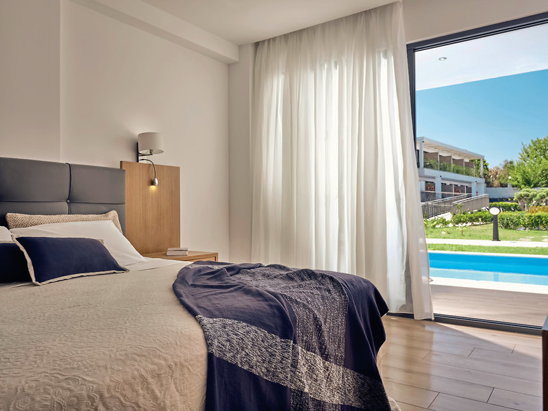 Cavo Orient Beach Hotel & Suites 36