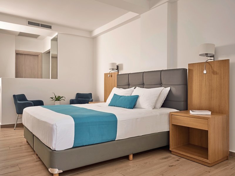 Cavo Orient Beach Hotel & Suites 38