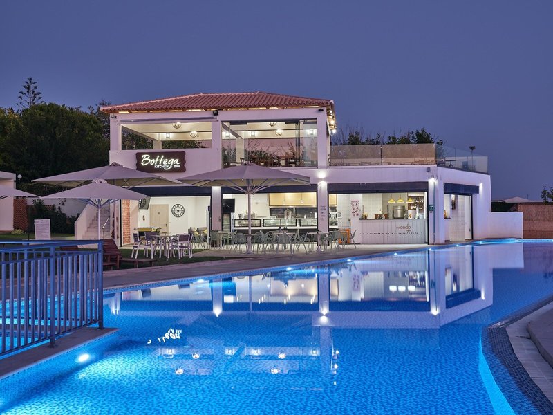 Cavo Orient Beach Hotel & Suites 7