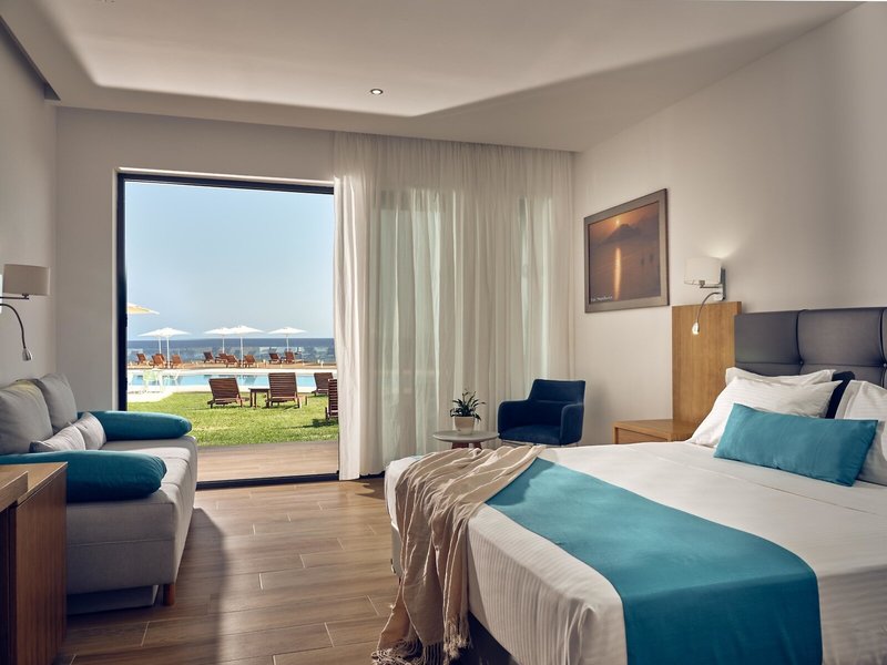 Cavo Orient Beach Hotel & Suites 18
