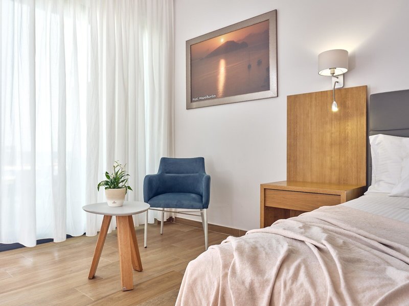 Cavo Orient Beach Hotel & Suites 19