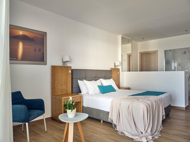 Cavo Orient Beach Hotel & Suites 20