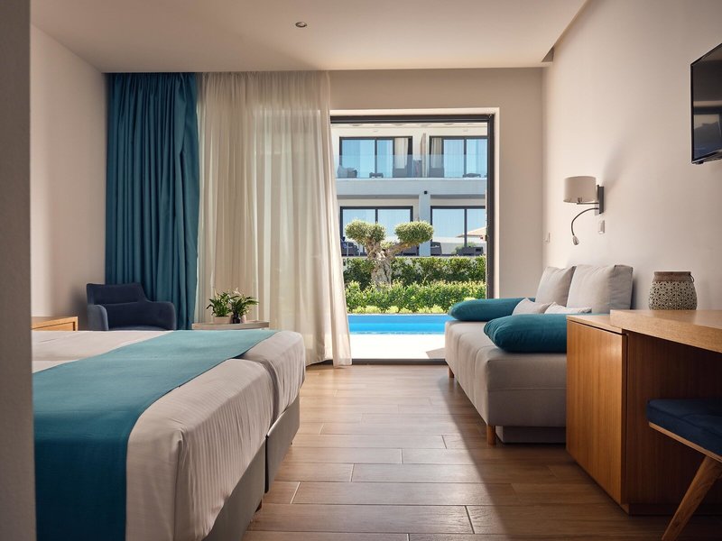 Cavo Orient Beach Hotel & Suites 21