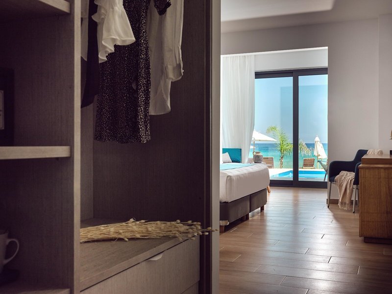 Cavo Orient Beach Hotel & Suites 35