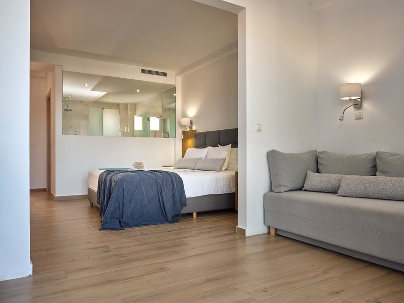 Cavo Orient Beach Hotel & Suites 39