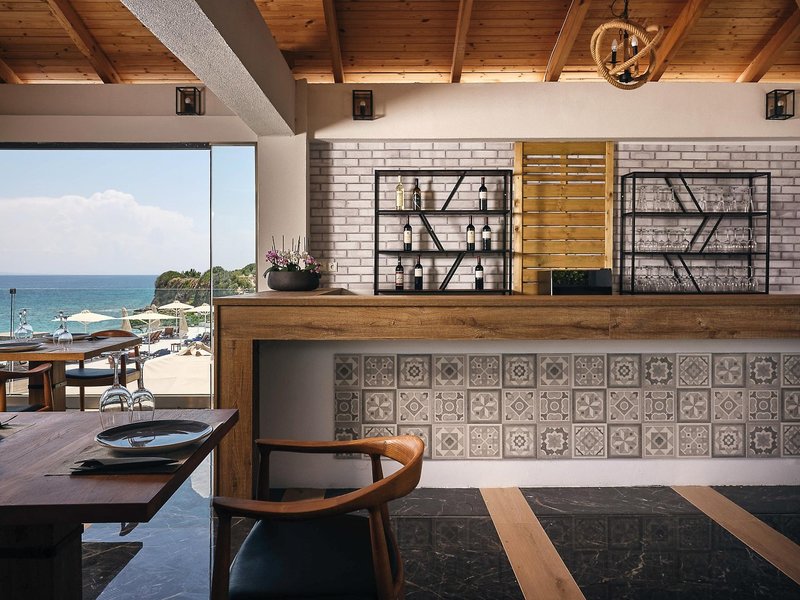 Cavo Orient Beach Hotel 6