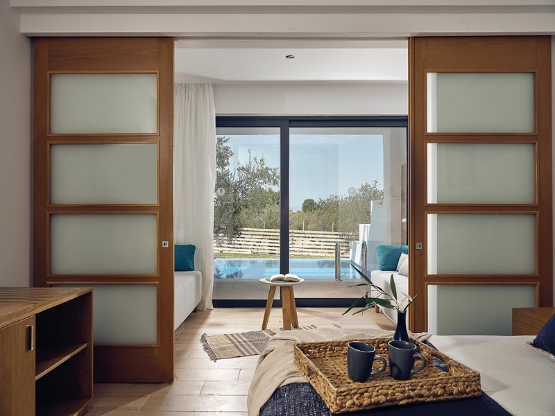 Cavo Orient Beach Hotel 9