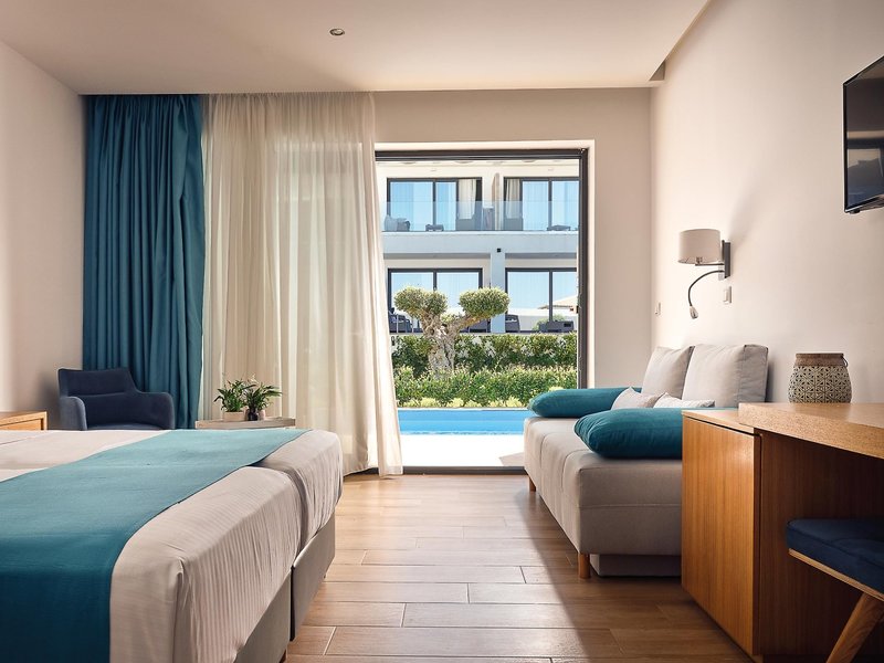 Cavo Orient Beach Hotel 17