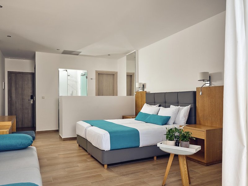 Cavo Orient Beach Hotel 18